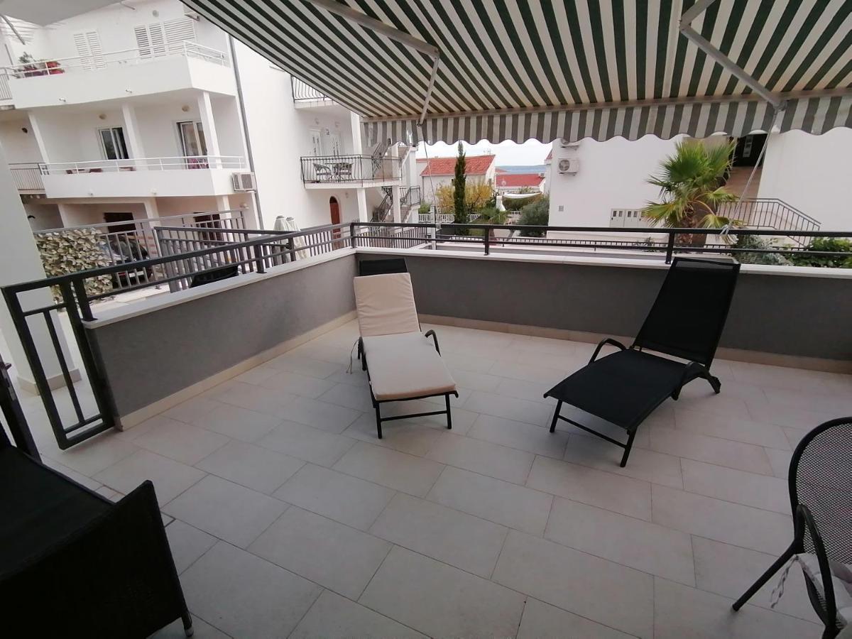 Villa Seaview With Pool - Apartment Cotton Trogir Extérieur photo
